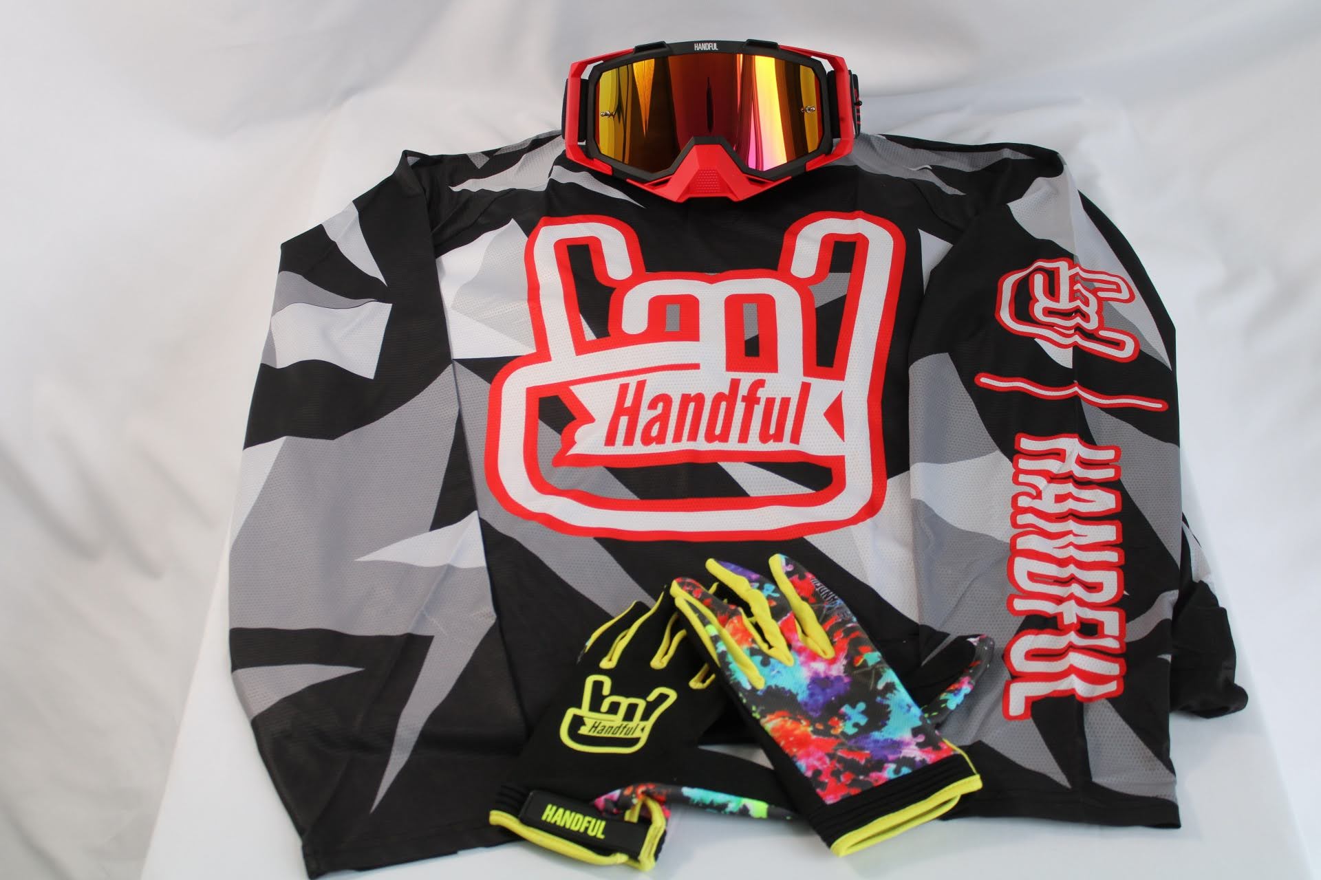 HANDFUL Element Wear Unisex Jersey's